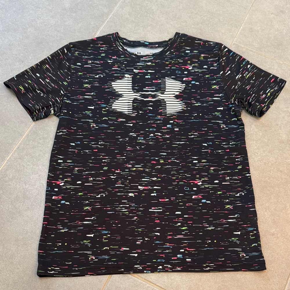 Under Armour Kids' Black T-Shirt with Colorful Accents ✨5 for $15!✨